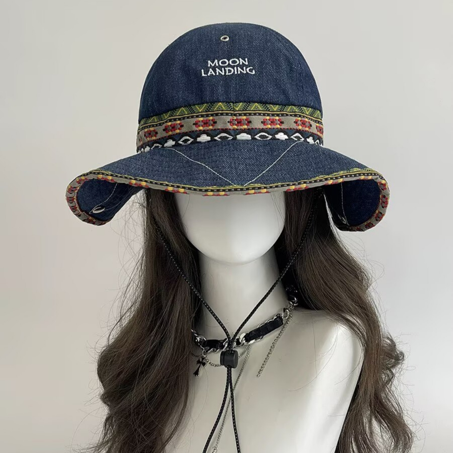 Cappello da pescatore in denim - Ethnic Fashion Photography recensione e prezzo