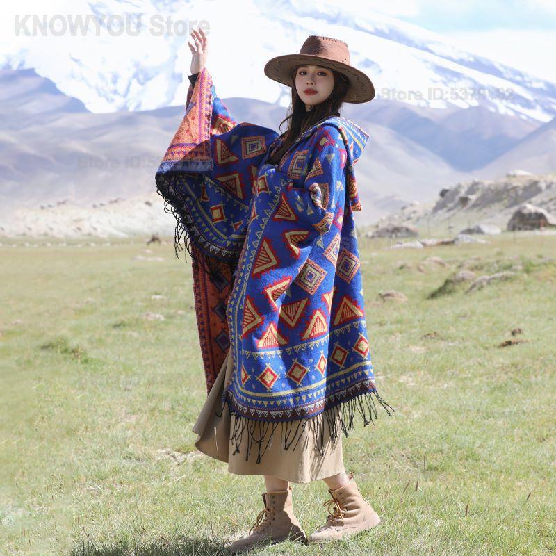 Mantello con Cappuccio in Stil - Ethnic Fashion Photography recensione e prezzo
