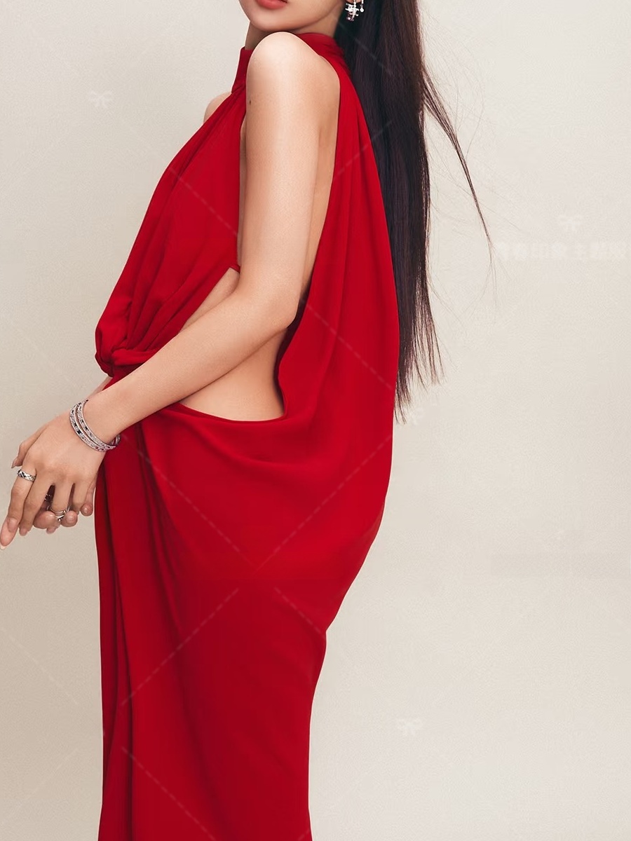 Abito Rosso per Fotografia di  - Ethnic Fashion Photography recensione e prezzo