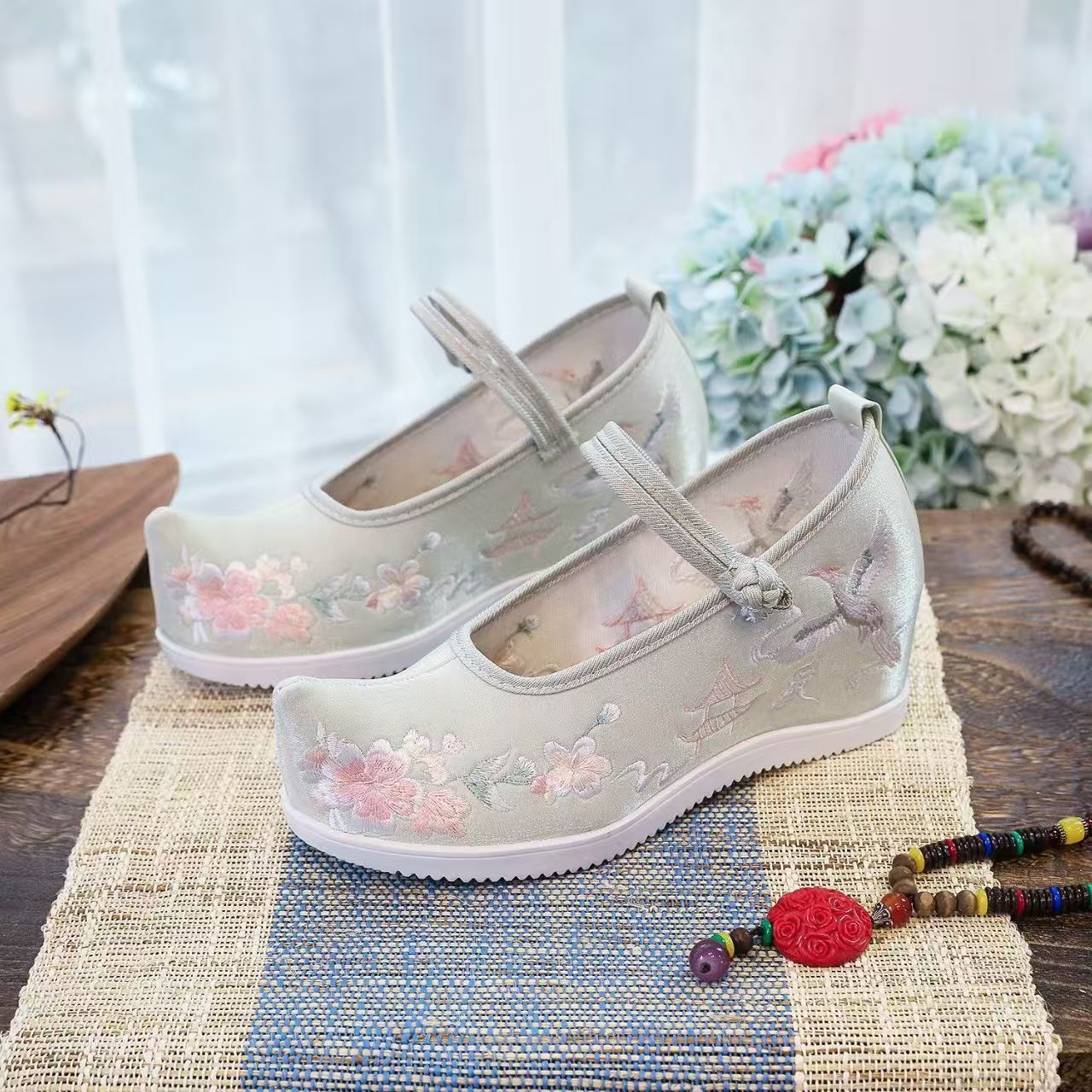Scarpe da donna ricamate inter - Ethnic Fabric recensione e prezzo