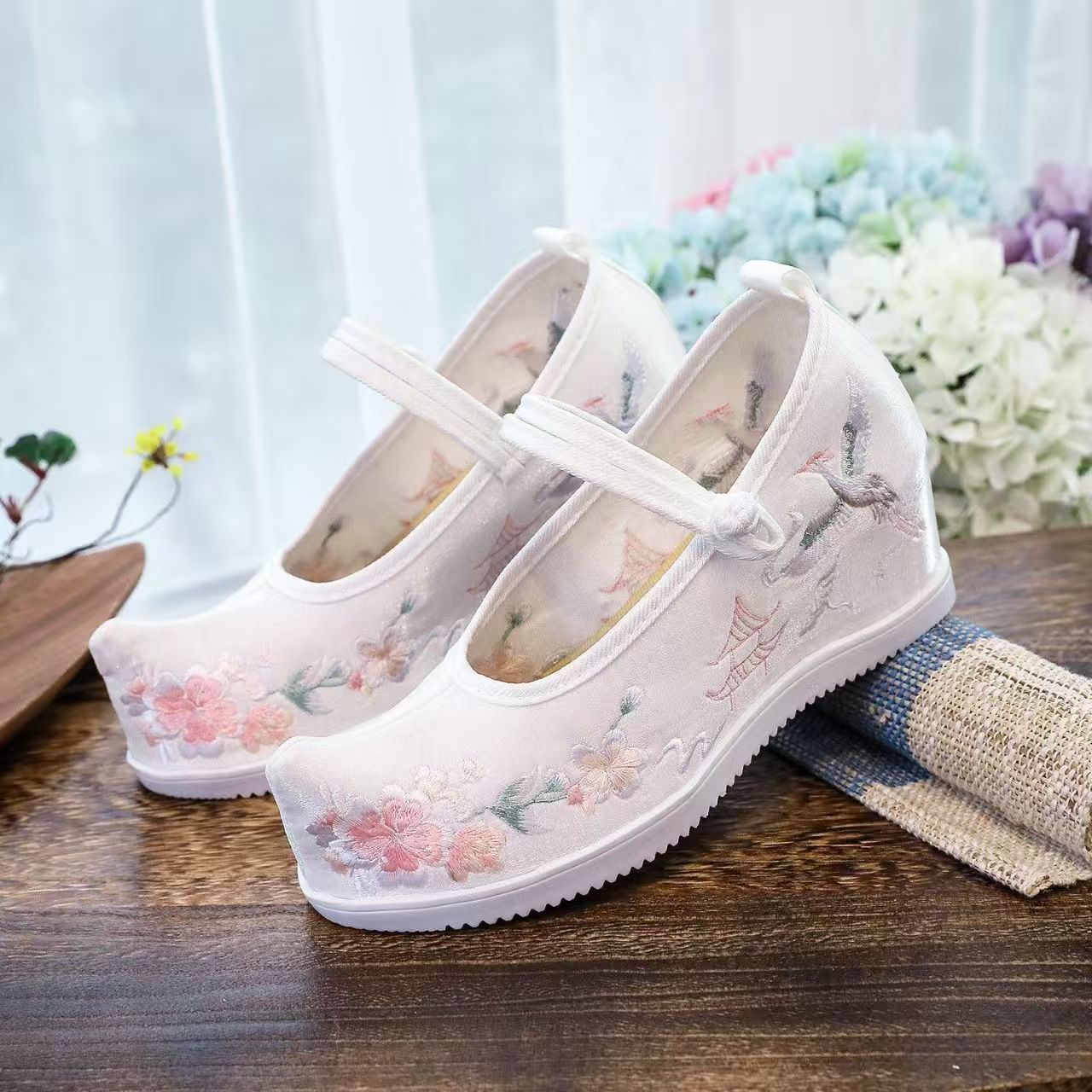 Scarpe da donna ricamate inter - Ethnic Fabric recensione e prezzo